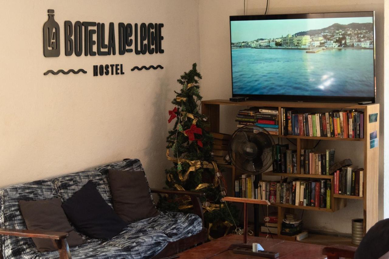 La Botella De Leche - Hostel Tamarindo