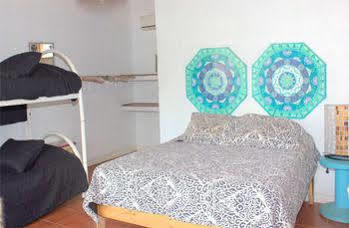 Hostal La Botella De Leche - *